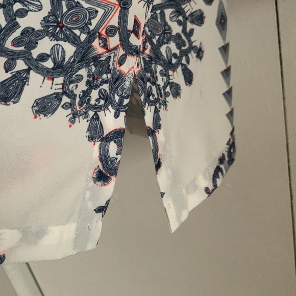 Kenar White and Blue Printed Blouse Size XL EUC - Picture 8 of 10